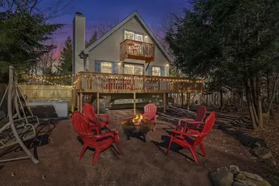Image de Modern Nature Escape with HotTub & GameRoom