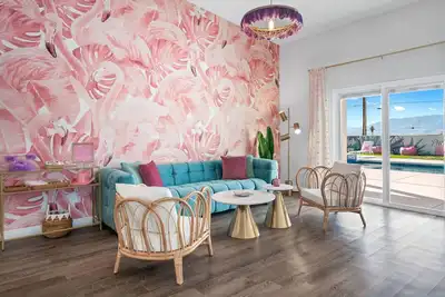 Image de PinkBlissHouz: Pool, Spa, Firepit, Themed Rooms