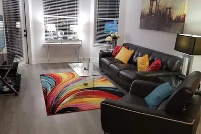 Image de Lavish 2 bedroom 1 Mile from Braves Stadium