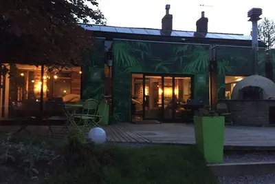 Image de Fabulous Forest Retreat