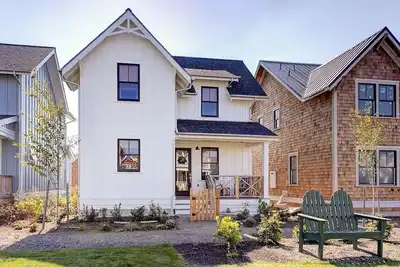 Image de Easy Breezy Cottage Seabrook Wa! Dog friendly w/ Hot Tub