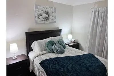 Image de Beautiful and comfortable two bedroom apartment