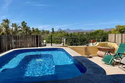 Image de Casa Loca family sized 3 story with a heated jacuzzi Discounted Rate