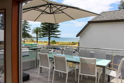 Image de Beachfront on Marine Parade with room for the family