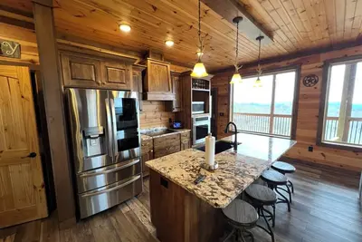 Image de View, Views, Views! Watch Dollywood fireworks from your own balcony!