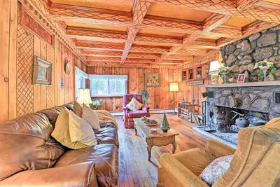 Image de Old Time Catskill Mtn Retreat, Handcrafted Cabin!