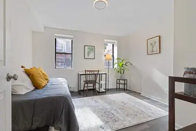 Image de Fabulous Bk 3 bd w\/ Pvt backyard.