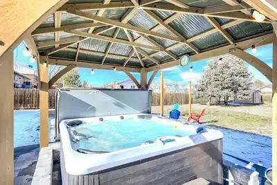 Image de Allow Pets, View of Downtown, 5mins to Waterworld, Game Room, Firepit, Hot Tub