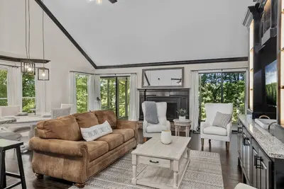 Image de Deja Too - Gorgeous Two-Level Margaritaville Estates Home!
