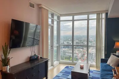 Image de Stunning 1+1 Br Dt w/parking