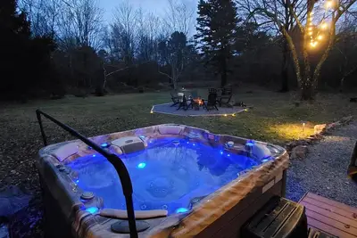 Image de Adventures! Hot Tub| Kayaks| Lake Access| GameRoom