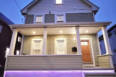 Image de Modern Smart Home with Ev charger Near Boston & Harvard, 0. 7 miles to Mbta