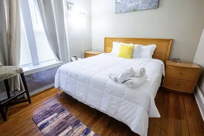 Image de Deluxe Master Stay. Office Space. Close To All Essentials & Highways.