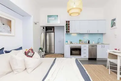 Image de Cozy beachfront studio with aircon