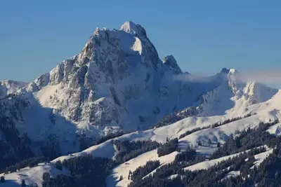 Image de Gstaad, Suisse ski depuis l'appartement chalet exclusif de Rougemont,
