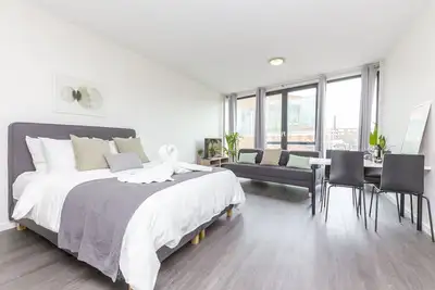 Image de Luxurious loft w\/ view walk city center 20e