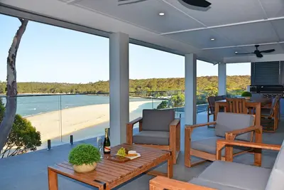 Image de Beachfront/Waterfront, Beach, Bay & Ocean Views Pacific Cres