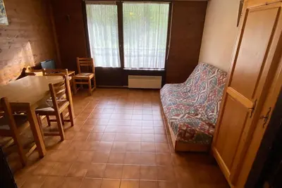 Image de Studio lumineux au pied des pistes avec balcon, parking et local Ă skis