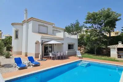 Image de 4 Bed Villa with Private Pool, Oasis Parque (At09)