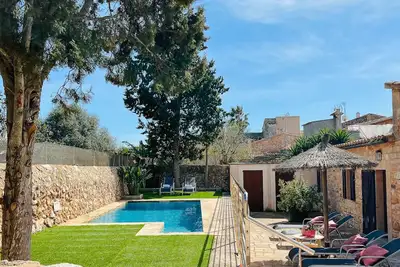 Image de Petita des Llombards charming finca right in the village