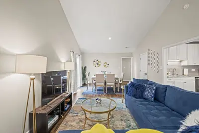 Image de Private Home w/ Fenced Yard, Office & Gym - 5 Mins to Uptown