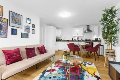Image de Monopoly Themed Apt FreeParking!