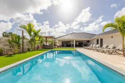 Image de *Praching* The Luxury 8 person Villa Vista Lena in the neighborhood of Jan Thiel. See 🎥!
