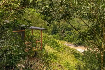 Image de Riverfront Cabin: Stunning Views : 20 Minutes to the Sjo Airport!