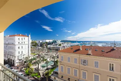 Image de An exceptionally high quaility large apartment overlooking the Palais des Festivals in Cannes - 1787