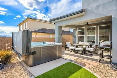 Image de Sunshine Shack: Hot Tub, Pickleball, Ping Pong, Foosball