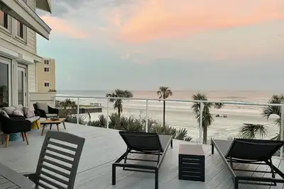 Image de Bob’s Beachfront Bungalow