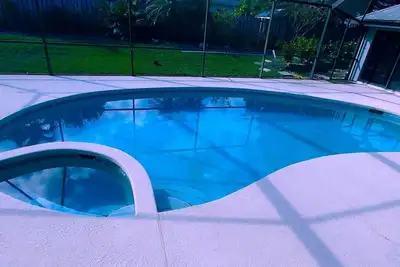 Image de 2 rooms + Private Pool. & so close to all. Quiet, Beach, golf, shops, . . .