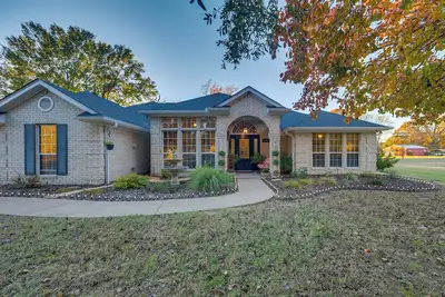 Image de 'The Crown Goose' - Bullard Home w/ Pool & Spa!