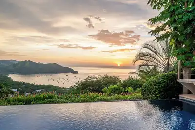 Image de Sweeping views of Coco Bay - Get Away-Vacation or Work Remote