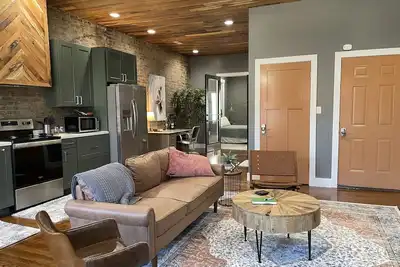 Image de Silver Moon Heights Loft with unique balcony