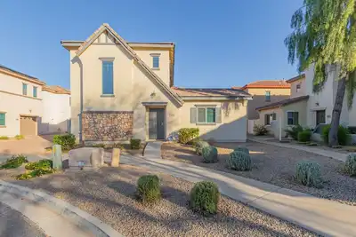 Image de Bright Goodyear Home: Community Pool, Hot Tub