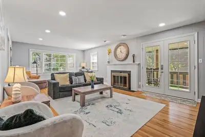 Ritabnb Cheerful 5br+6bathrooms, 1 min to St. Marys