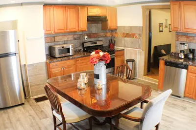 Image de Comfortable Apartment – Pittsburgh's Little Italy!