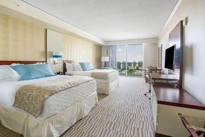 Image de Luxe Beachfront Resort, Top Location & Amenities