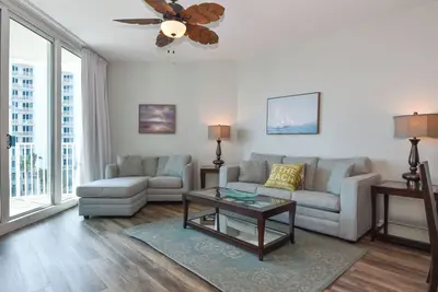 Image de 6th Floor condo at The Palms of Destin with Seasonal Beach Shuttle!