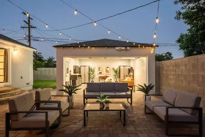 Image de Luxury Hangout | Private Spa + Game Room + Arcade