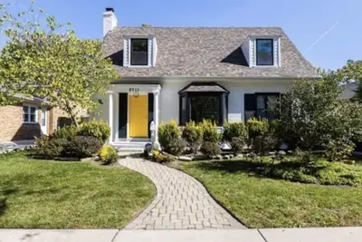 Image de Luxe Haus of Love—Renovated 1938 Cape Cod —Heated Flrs