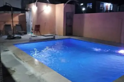 Image de Lovely one bedroom rental unit with inground pool.