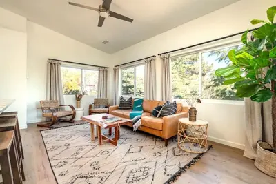 Image de 35 Grasshopper Lane, Sedona · Red Rock View, Huge Yard, Hot Tub, Fire Pit, Games