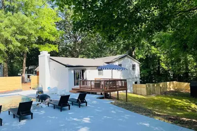 Image de Large home with Separate Apartment & Private Pool
