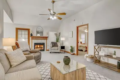 Image de Beautiful Home with Amazing back patio. 3br \/ 2bth - sleeps 8.