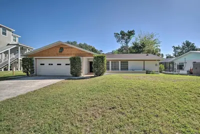 Image de Crystal River Canal front with dock! Close to town and boat launch. *New Listing*