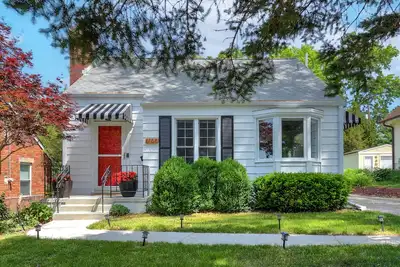 Image de Three Bedroom Aksarben Cottage