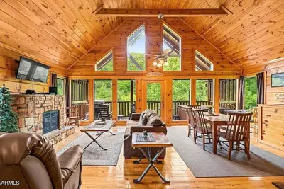 Image de Smoky Mountain Cabin - Winter/Holiday Specials! Pigeon Forge & Gatlinburg