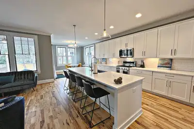 Image de {The Luxe} Heated Pool-Elegant Uptown